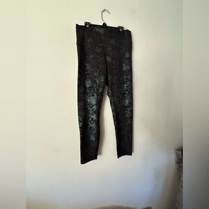 Lululemon Athletica Black irredecent floral print Leggings